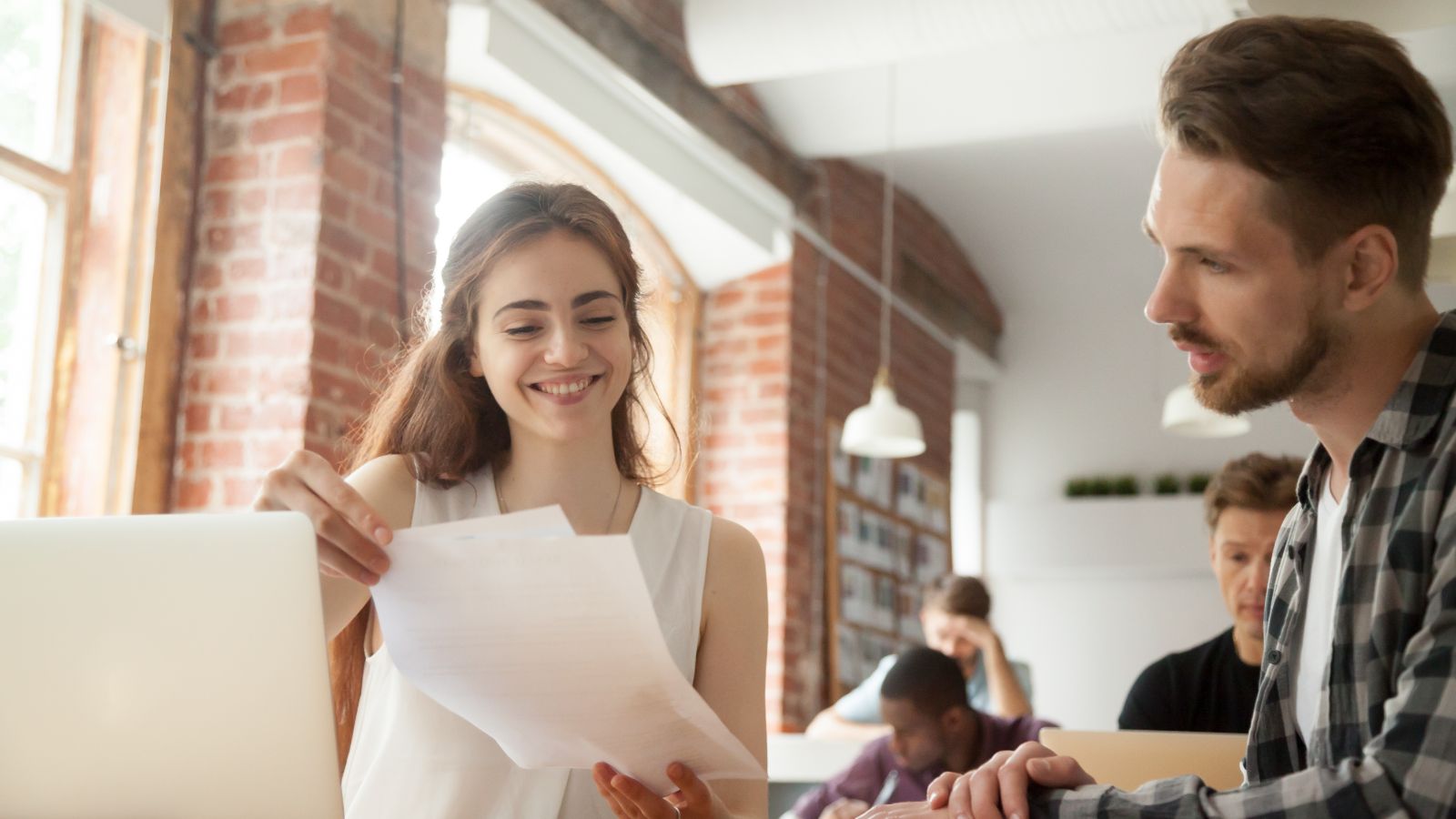 Business owner and accountant discussing Bounce Back Loans